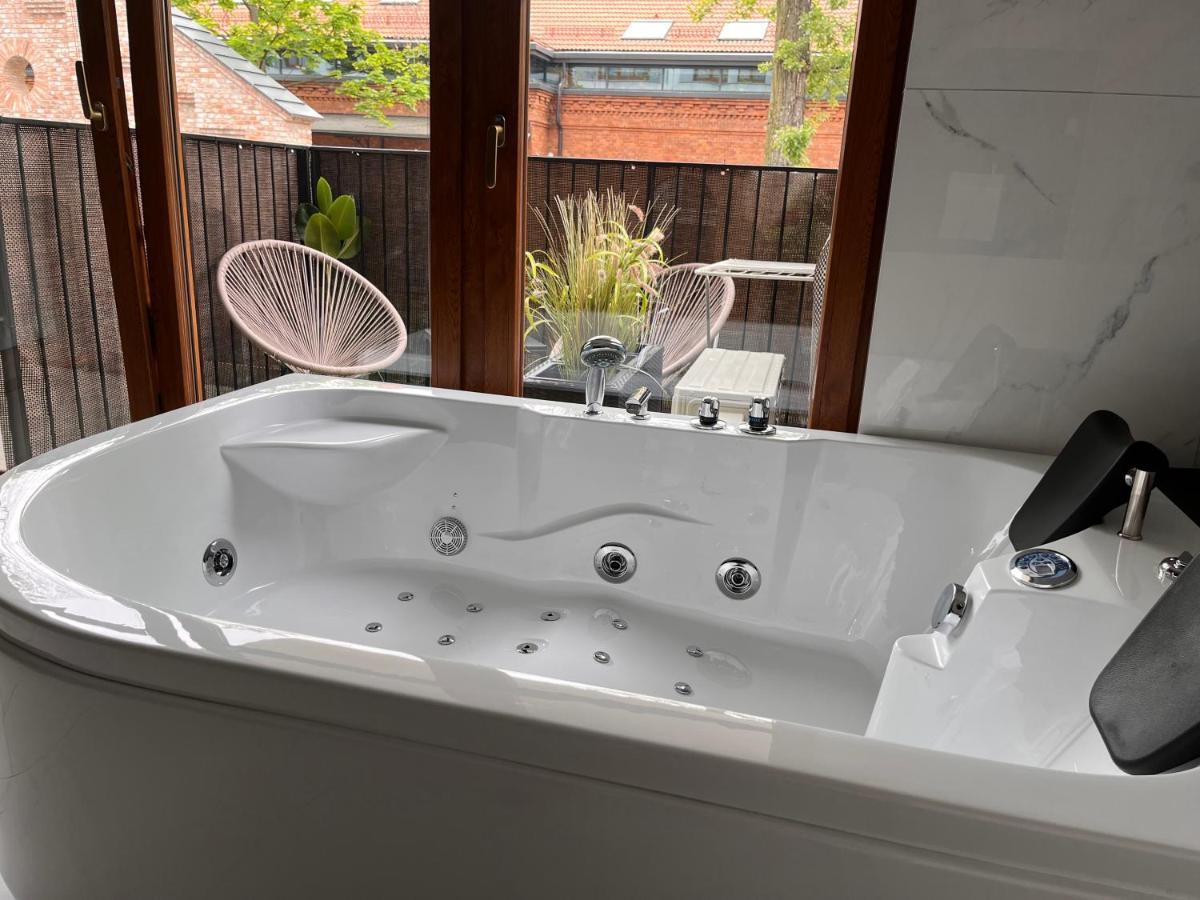 Jacuzzi Rakowicka Top Apartments Krakow Luaran gambar