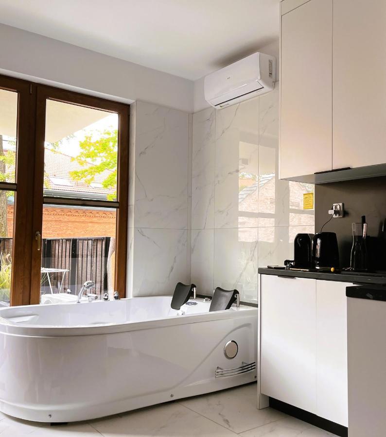 Jacuzzi Rakowicka Top Apartments Krakow Luaran gambar